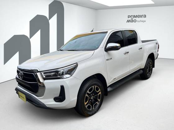 TOYOTA HILUX 2.8 D-4D TURBO DIESEL CD SRV 4X4 AUTOMÁTICO